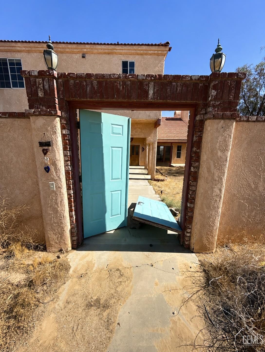 Property Photo: 9855 Vista Road CA 93505
