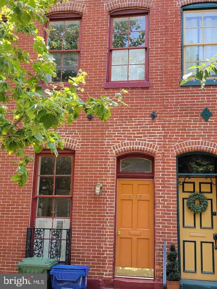 Property Photo:  1317 Hollins Street 2  MD 21223 