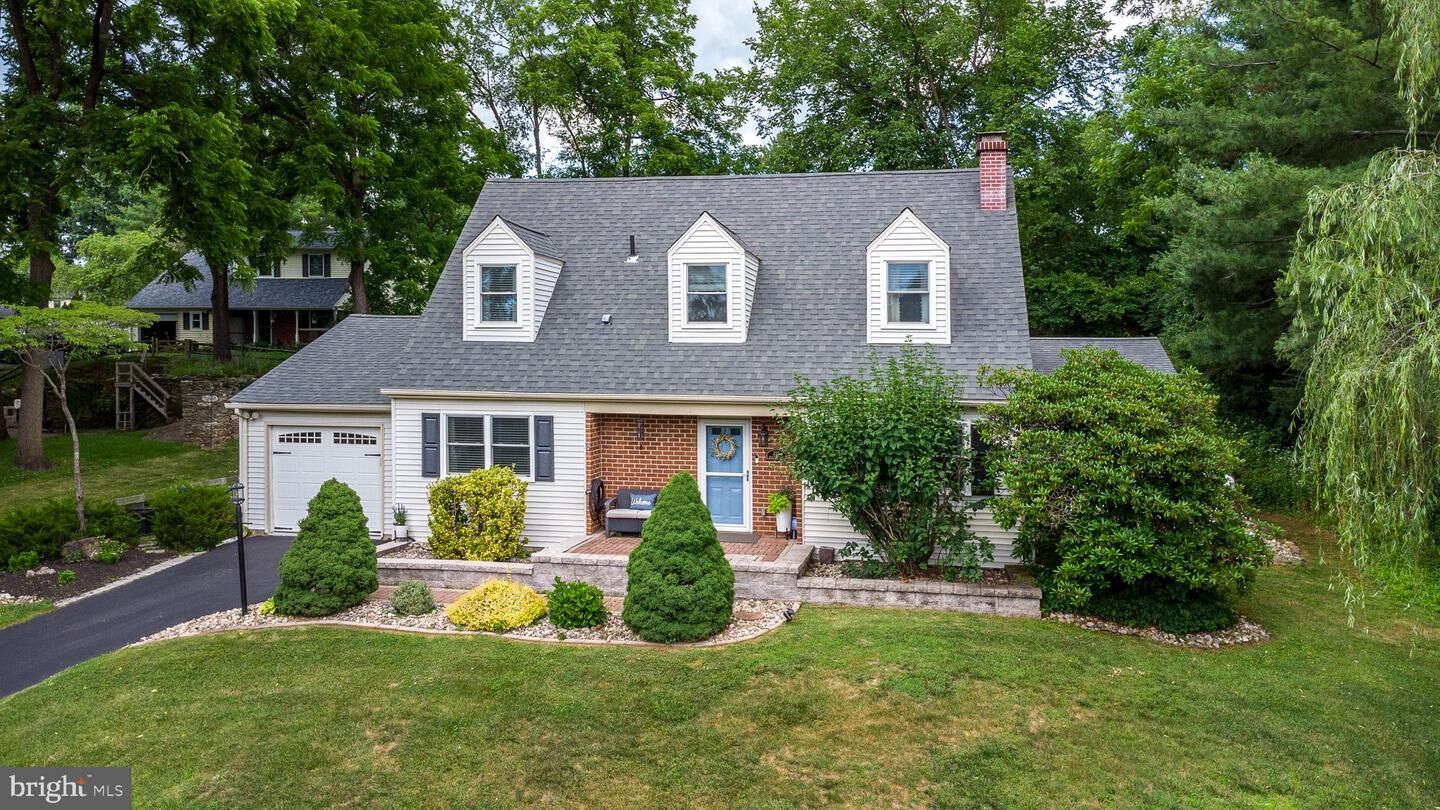 Property Photo:  215 Colwyn Terrace  PA 19380 
