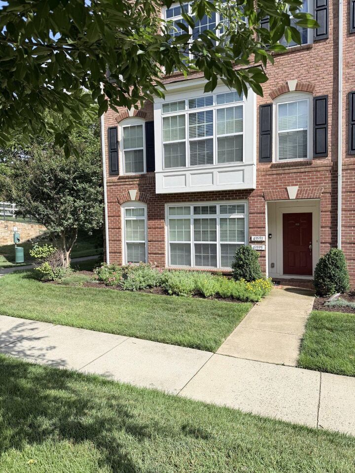 Property Photo: 43595 Mahala VA 20176