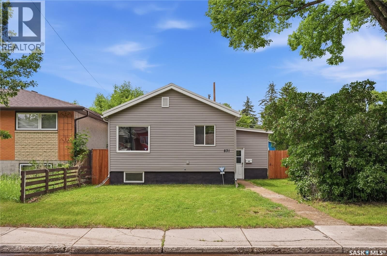 Property Photo: 831 K Avenue N SK S7L 2N2