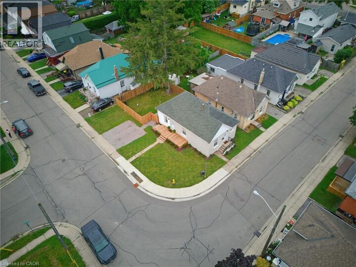 Property Photo:  15 Gordon Street  ON N3S 2M7 