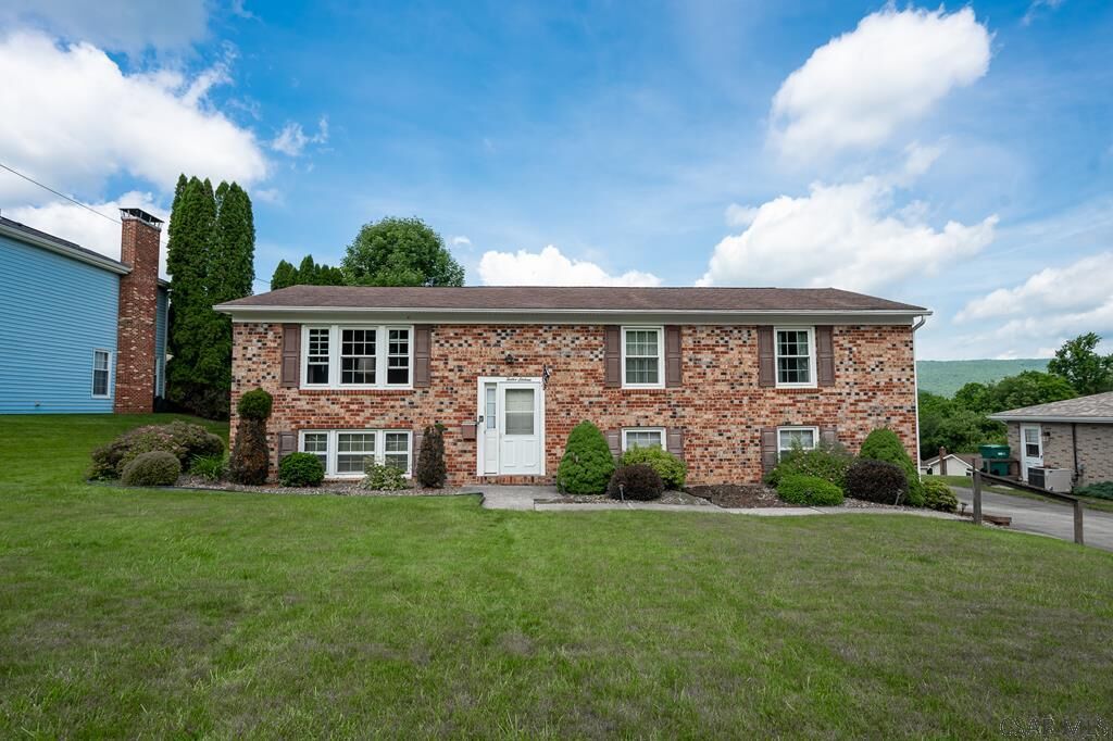 Property Photo: 1216 Zucco Ln PA 15905
