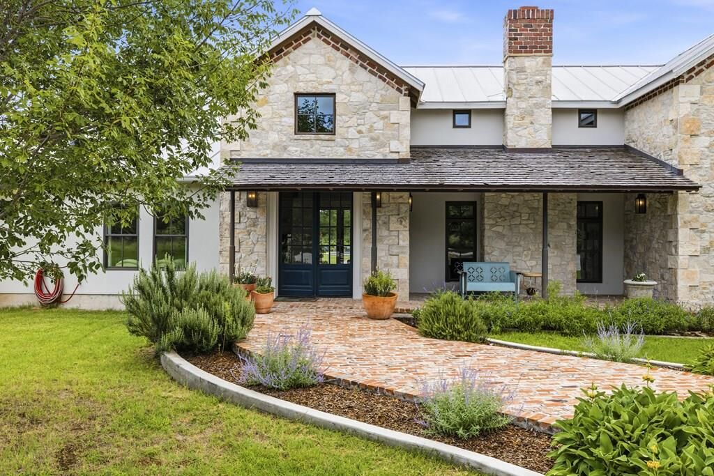 Property Photo:  146 Metzger Rd  TX 78624 