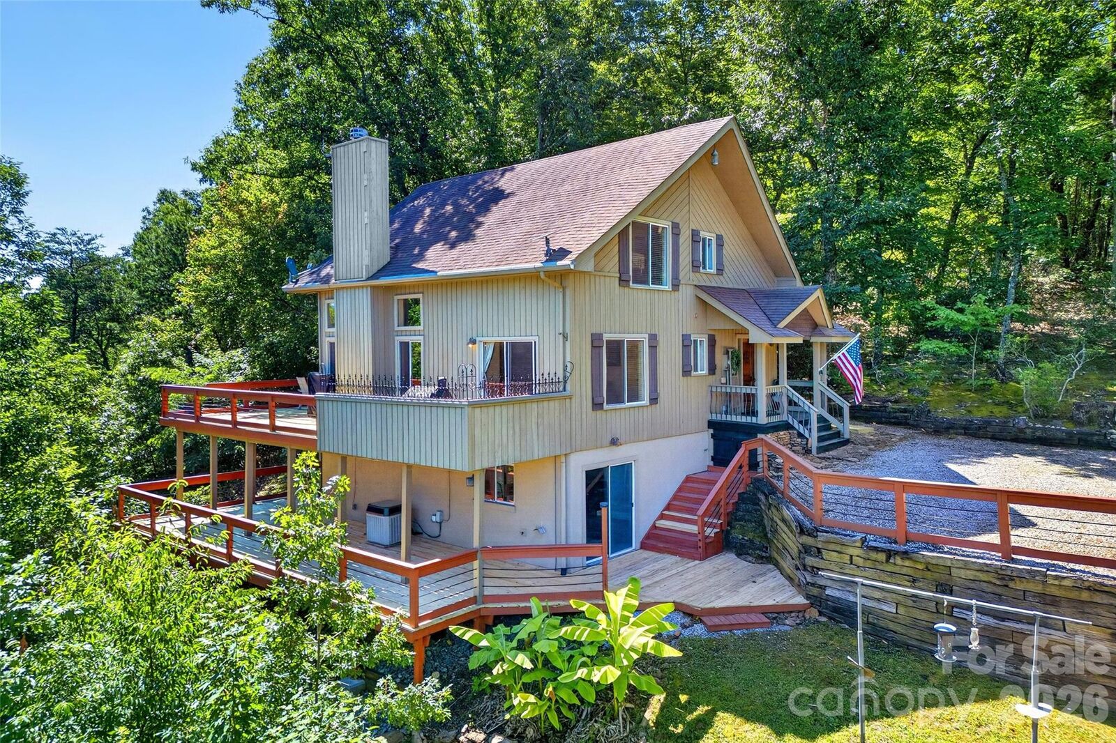 Property Photo:  884 Pinnacle Parkway  NC 28167 