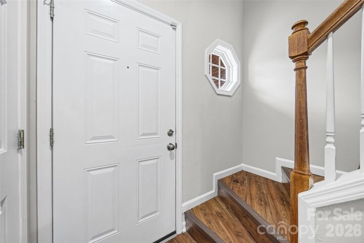 Property Photo:  2113 Lennoxshire Square Court  NC 28210 