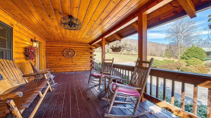 Property Photo:  41 Nanny Patch Cove  NC 28751 