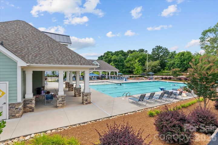 Property Photo:  8122 Downy Oak Lane  NC 28269 