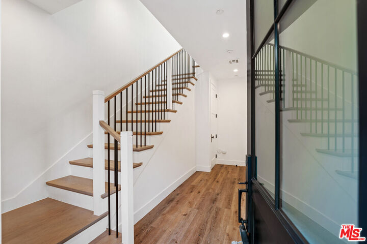 Property Photo: 5330 Agnes Ave CA 91607