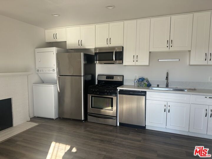 Property Photo: 1613 Exposition Blvd CA 90018