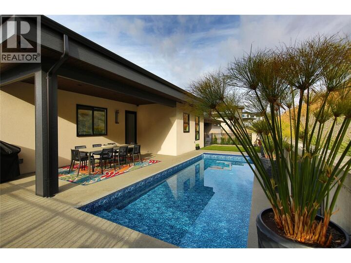 9839 Beacon Hill Crescent — photo 1