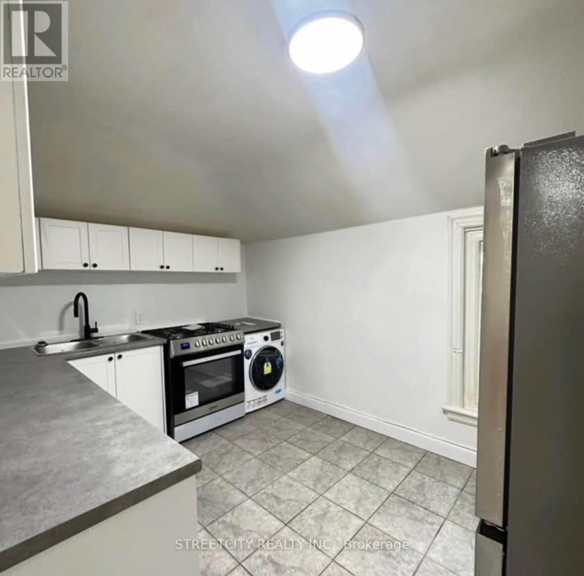 Property Photo:  216 John Street North  ON L8L 4P5 