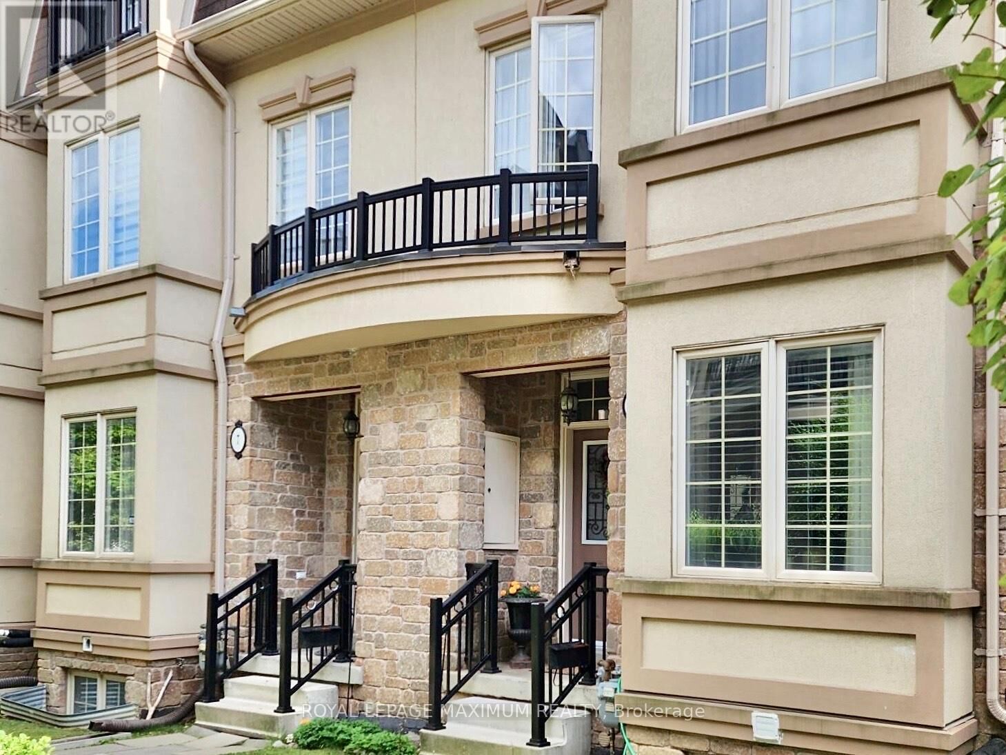 Property Photo: 9 Flook Lane ON M2R 1C4