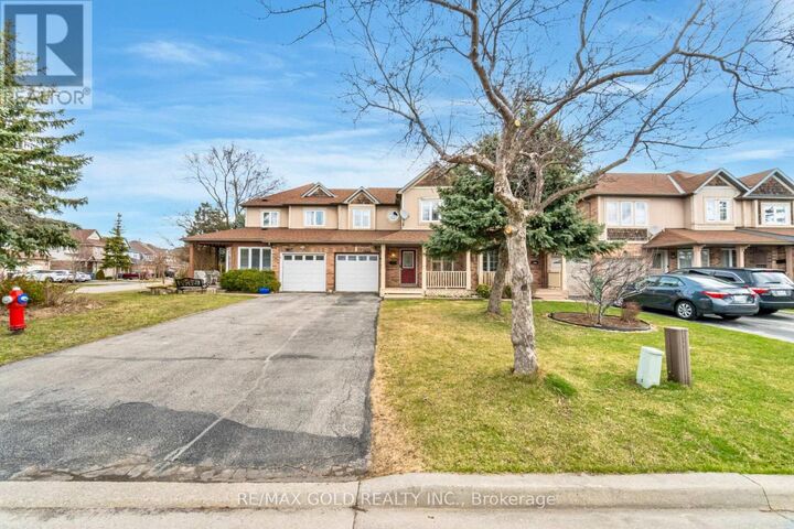 Property Photo:  5352 Bushelgrove Circle  ON L5M 6B8 