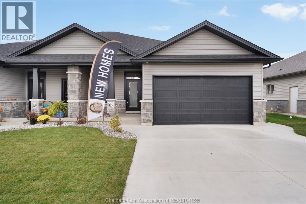 Property Photo:  125 Brighton Place  ON N7L 0G7 