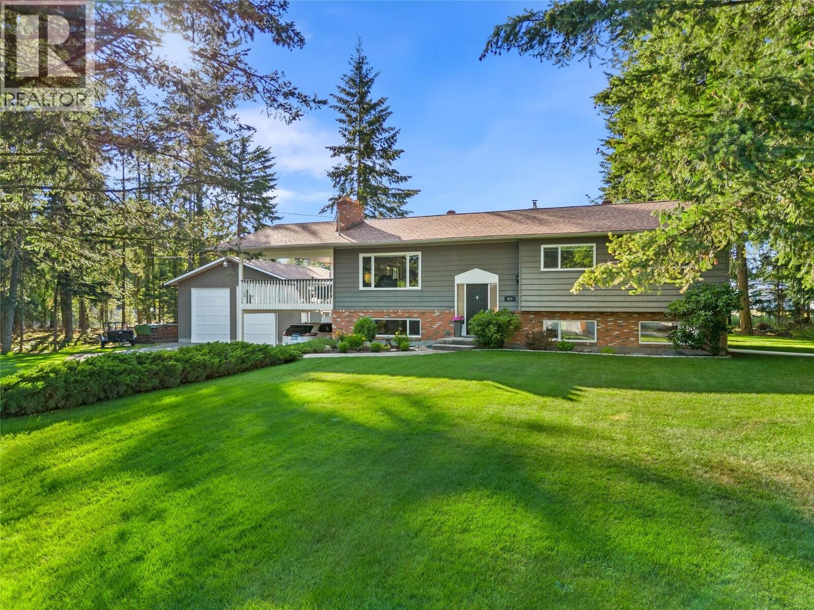 Property Photo:  610 10th Avenue Northwest  BC V0G 1R0 