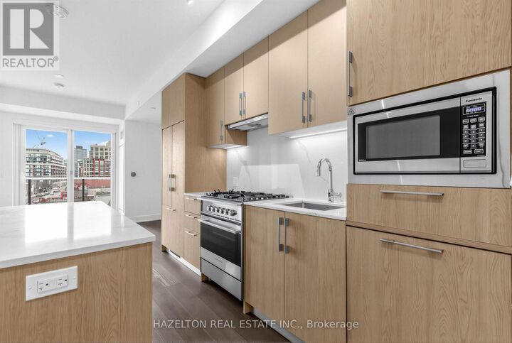 Property Photo:  8 Manor Road West 711  ON M4S 0E6 