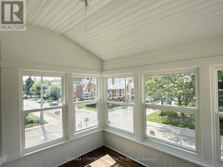 Property Photo: 81 Curtis Street Unit 3 ON N5P 1H9