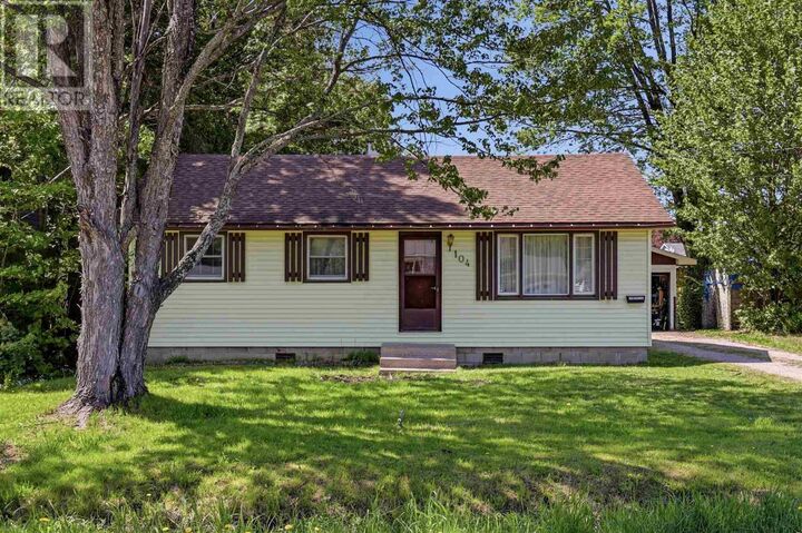 Property Photo: 104 Eastern Ave ON P6A 4R2