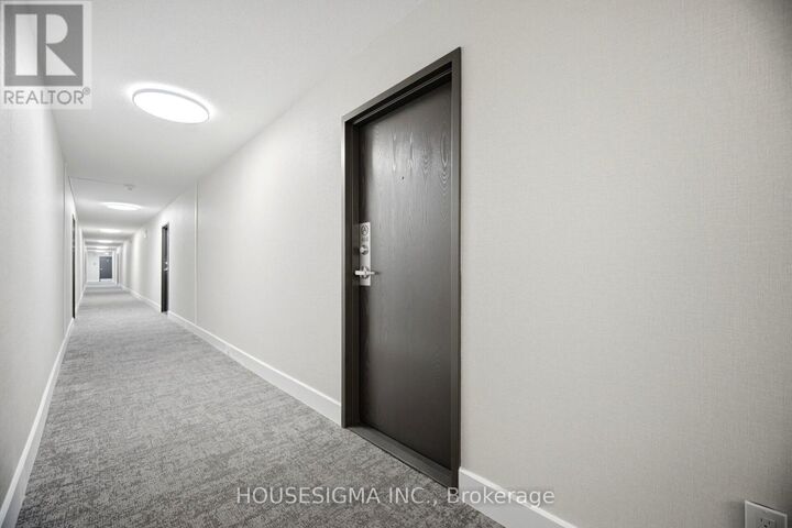 Property Photo:  2929 Aquitaine Avenue 408  ON L5N 2C7 