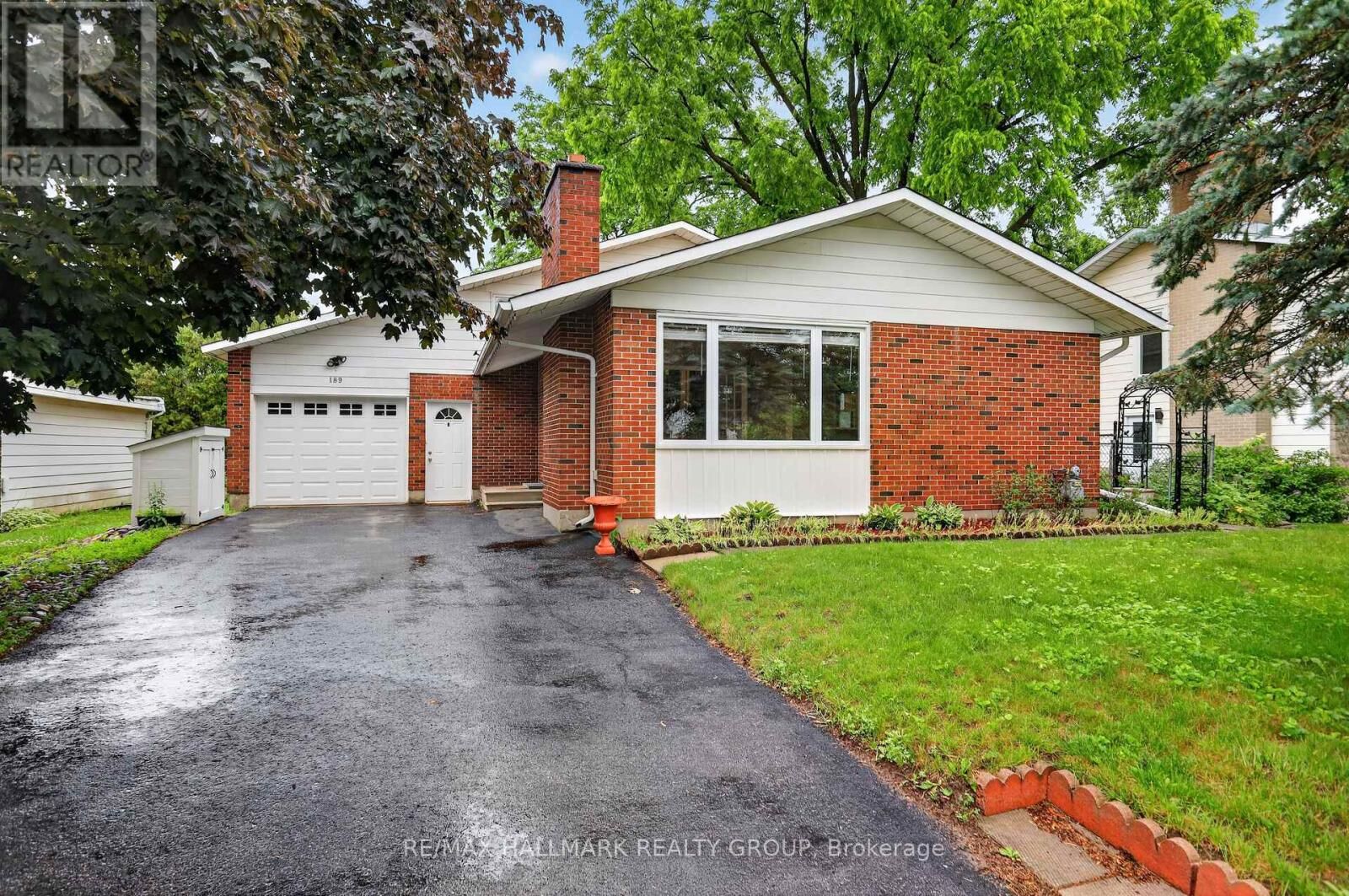 Property Photo:  189 Banning Road Unit B  ON K2L 1C5 