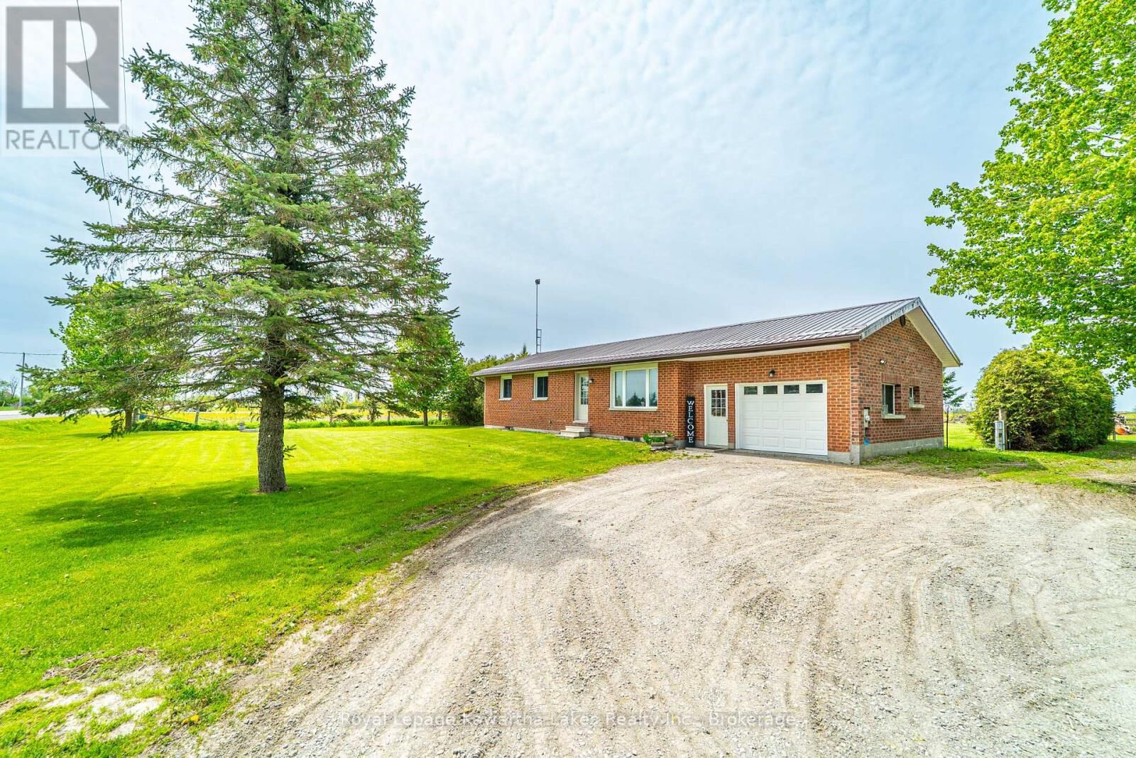 Property Photo: 1343 Elm Tree Road ON K9V 4R2