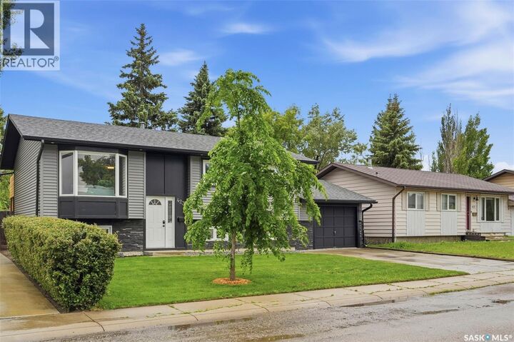 Property Photo:  423 Nesbitt Way  SK S7L 6S3 