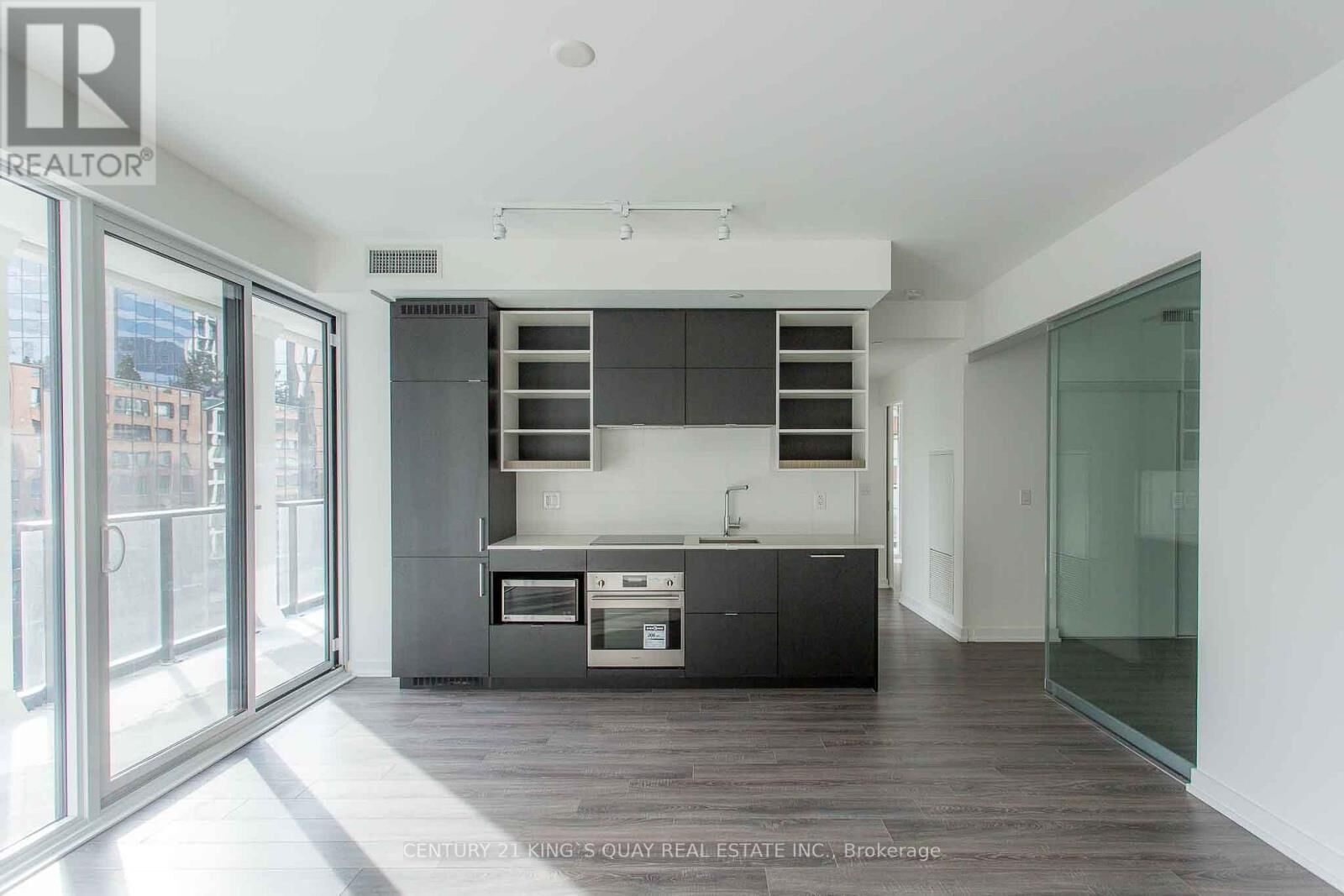 Property Photo:  20 Edward Street 811  ON M5G 0C5 