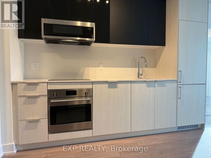 Property Photo:  308 Jarvis Street 818  ON M5B 0E3 
