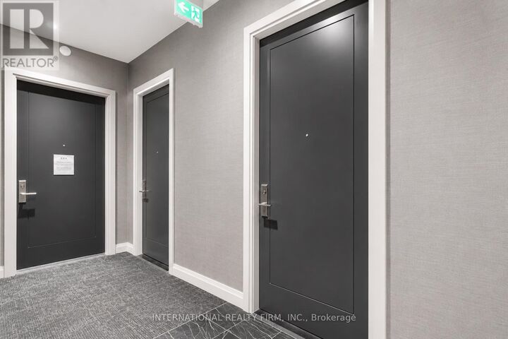 Property Photo:  33 Frederick Todd Way West 207  ON M4G 0C9 