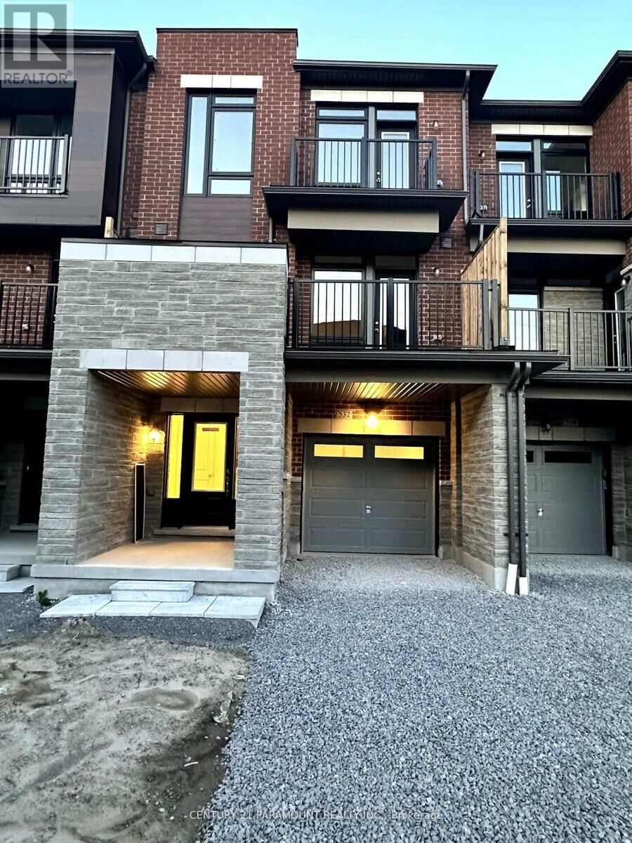 Property Photo:  532 Danks Rdg Drive West  ON L1S 0H4 