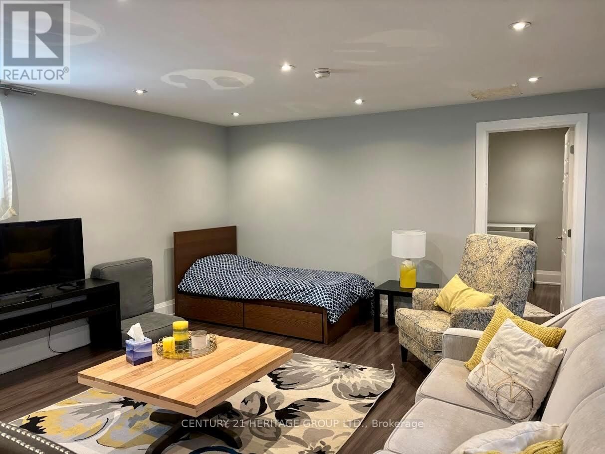 Property Photo: 34 Robinter Drive Bsmt ON M2M 3R2