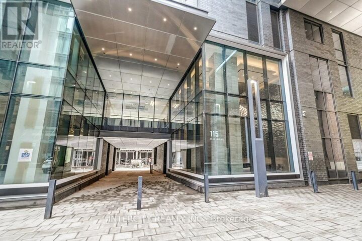 Property Photo:  115 Blue Jays Way 4806  ON M5V 3T3 