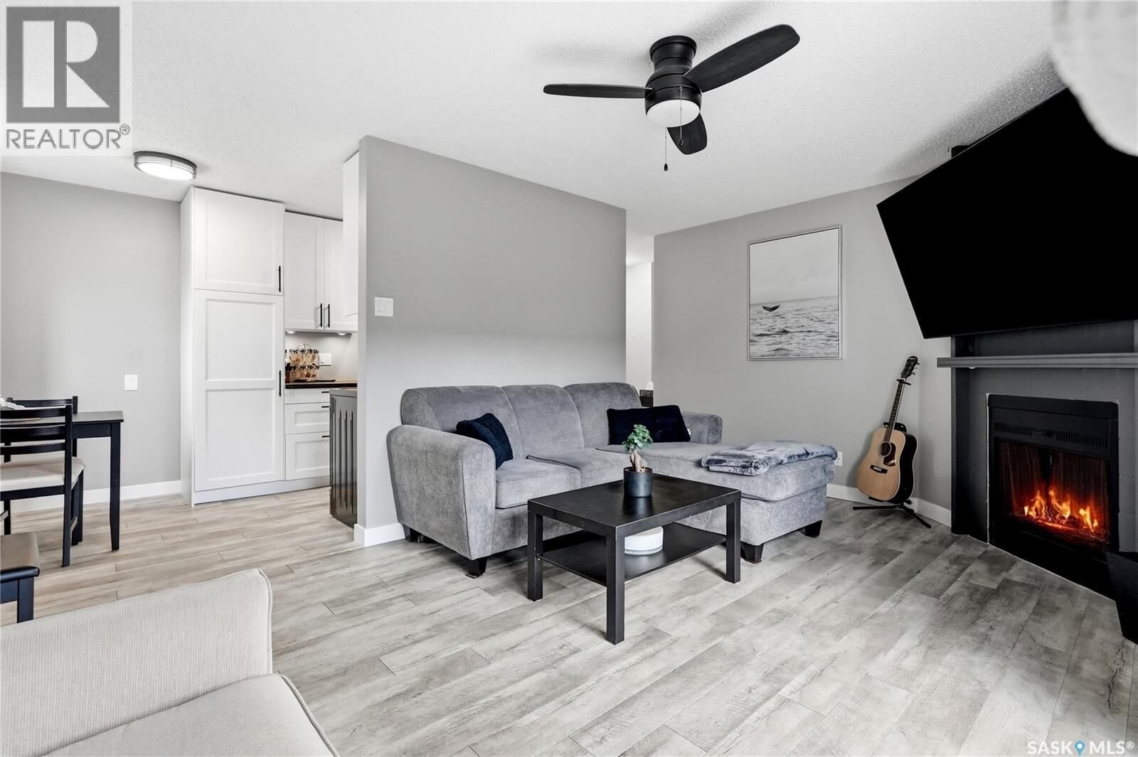Property Photo: 307 833 Wollaston Crescent SK S7J 4G1