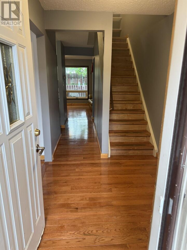 Property Photo:  206 Varsity Place  ON P7B 5N7 