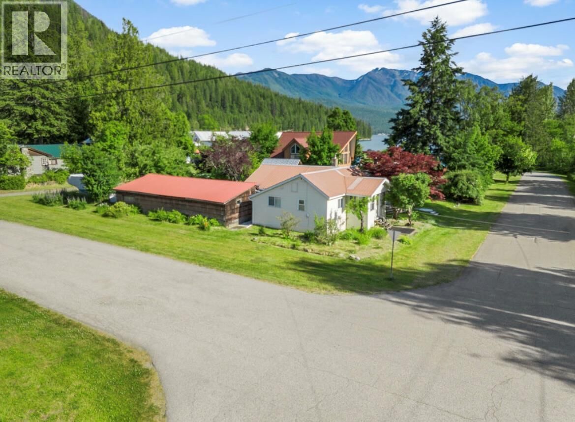 Property Photo: 112 Josephine Street BC V0G 1S0