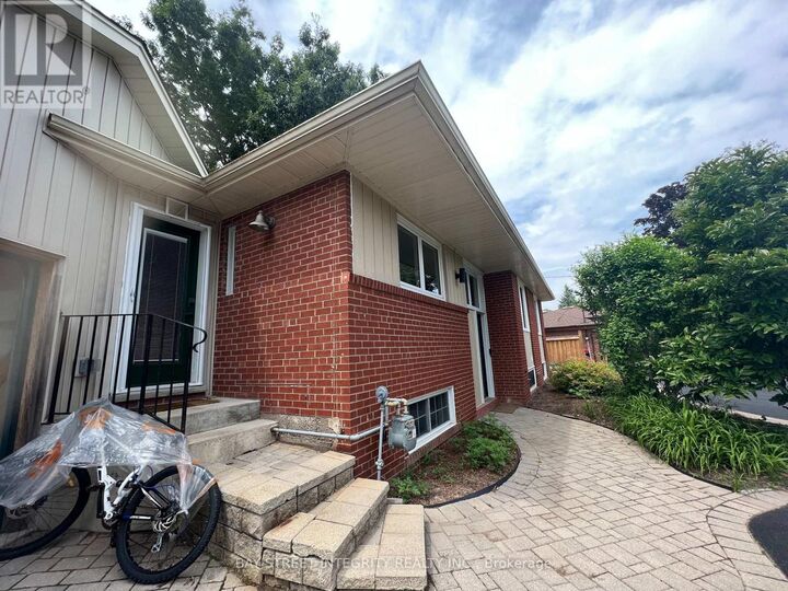 Property Photo:  1339 Pinegrove Road 2  ON L6L 2X2 
