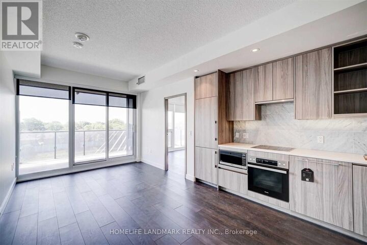 Property Photo: 85 McMahon Drive 905 ON M2K 0H1