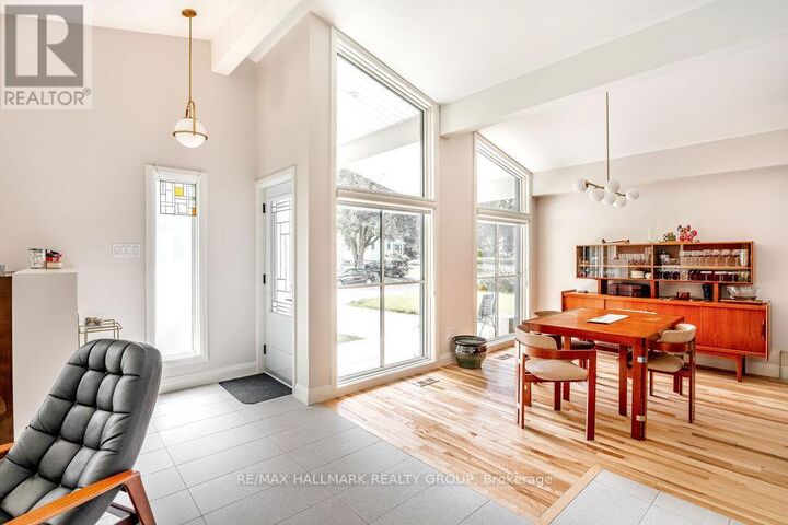 Property Photo: 199 Lennox Park Avenue ON K1G 0K3