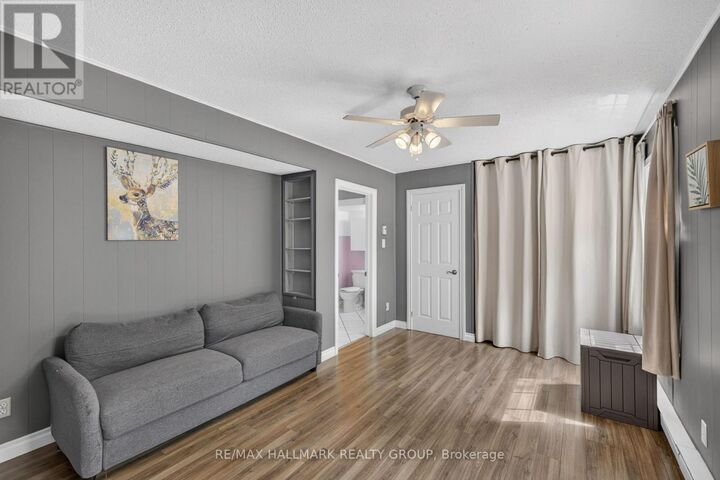 Property Photo:  92 Appleby Private  ON K2C 3P4 