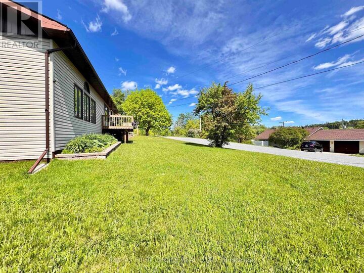 Property Photo: 17 Kenora Road ON P0V 2M0