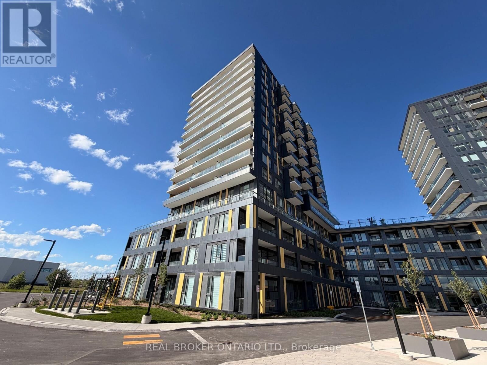 Property Photo:  4878 Powers Common D701  ON L7M 2B4 