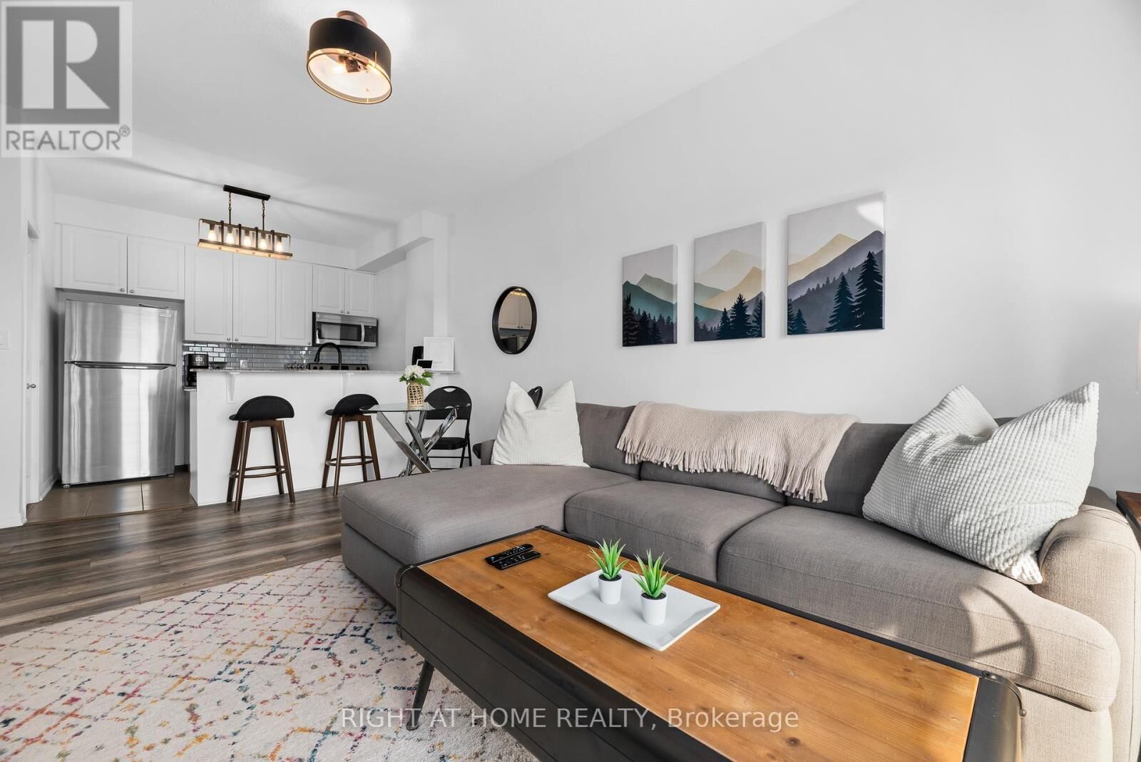 Property Photo: 1 Sidney Lane 303 ON L1C 0N5