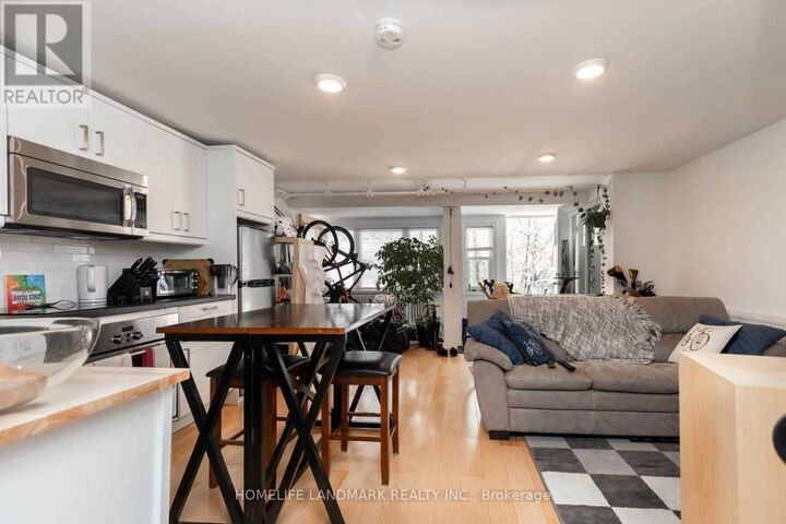 Property Photo: 103-105 Chatsworth Drive 3 ON M4R 1R8