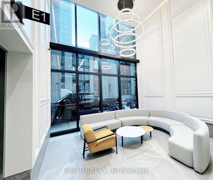 Property Photo:  3 Gloucester Street 2810  ON M4Y 0C6 