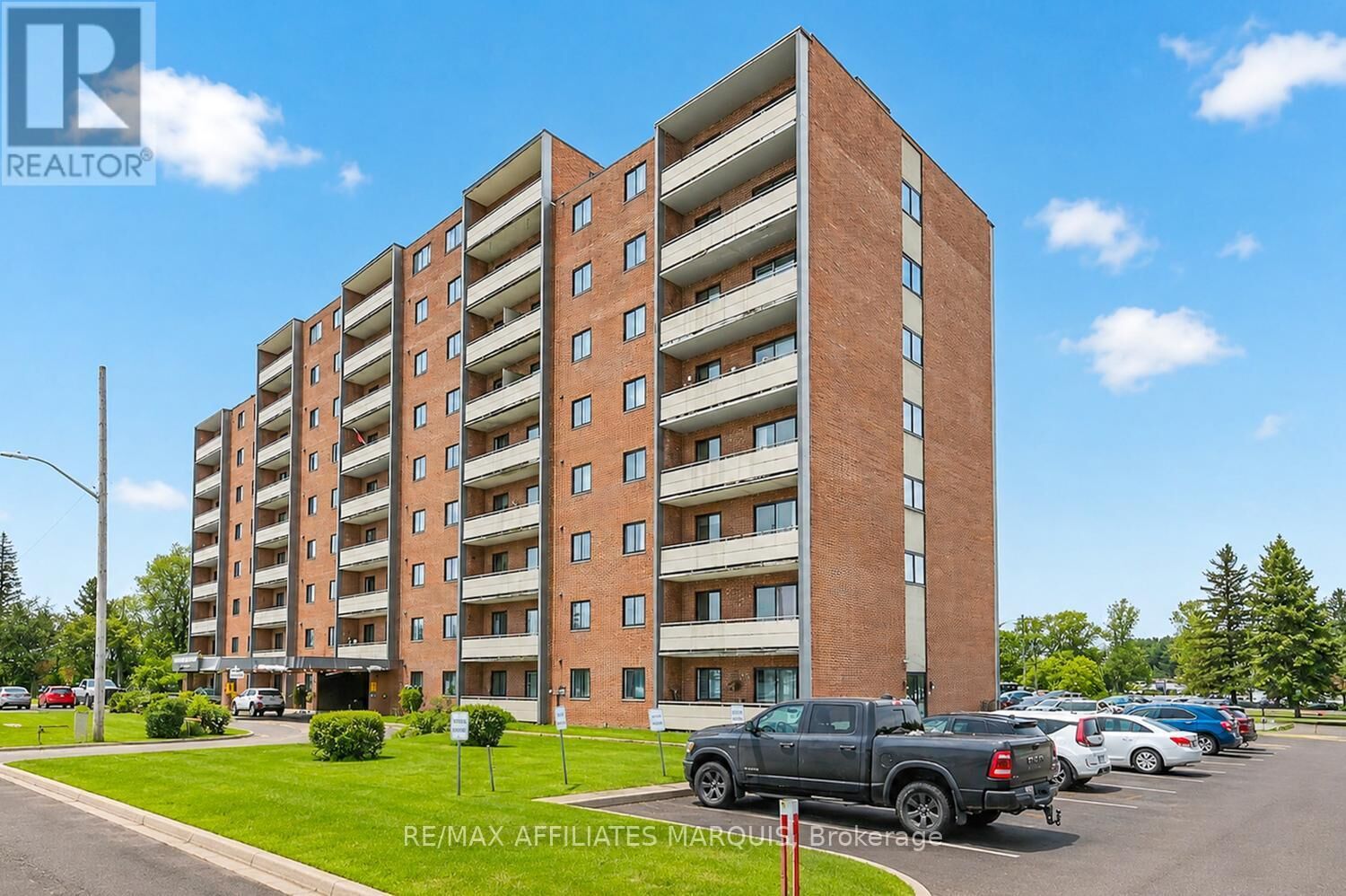 Property Photo: 41 Sunset Boulevard 204 ON K7H 3H8