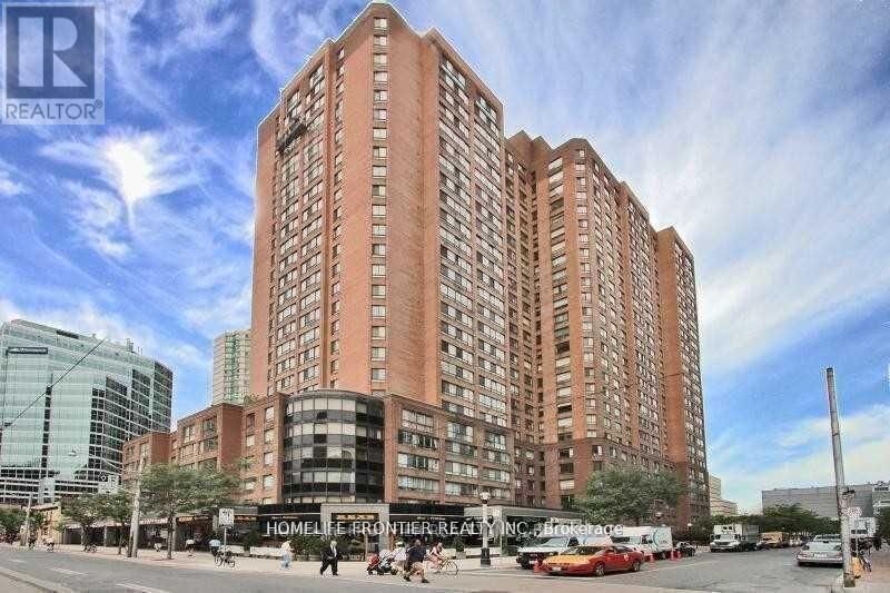 Property Photo: 633 Bay Street 712 ON M5G 2G4