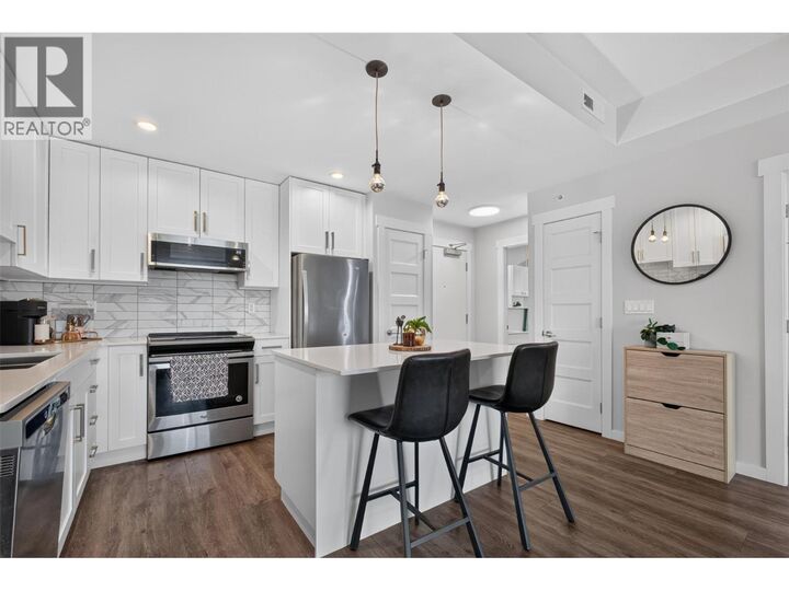 710 Stockwell Avenue 403 — photo 1