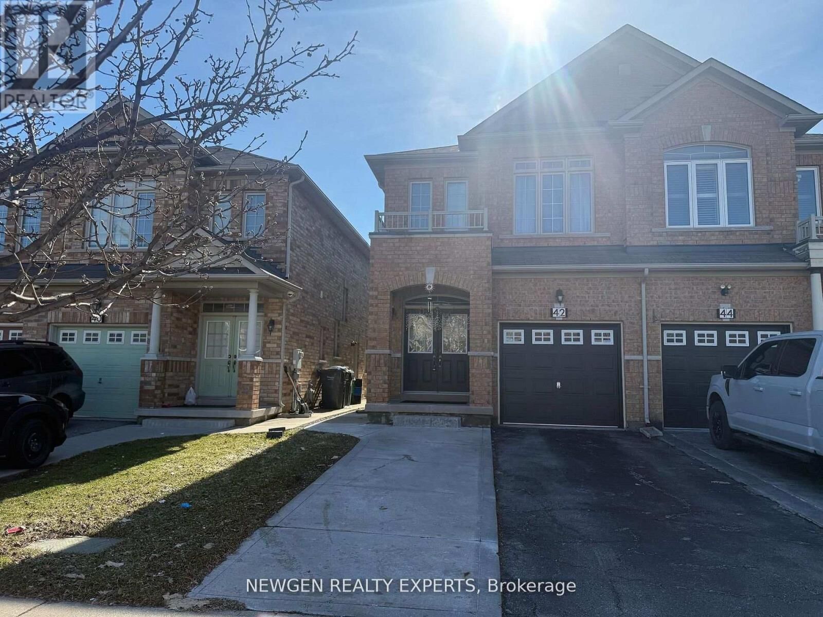 Property Photo:  42 Crystalview Crescent #Upper  ON L6P 2R7 