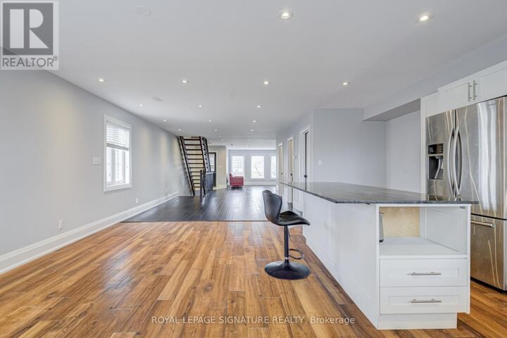 Property Photo:  14 Rotherham Avenue  ON M6M 1L8 